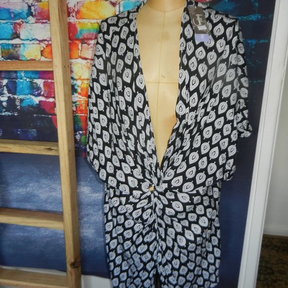 REDUCED ! Holiday top - Picture 3 of 7